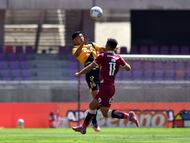 Futbol, Deportes La Serena vs Coquimbo Unido
Fecha 3, Liga de primera 2026.
El jugador de Coquimbo Unido Francisco Salinas, izquierda, disputa el balon contra Diego Rubio de Deportes La Serena durante un partido de la liga de primera disputado en el estadio La Portada en La Serena, Chile.
14/02/2026
Alejandro Pizarro Ubilla/Photosport
Football, Deportes La Serena vs Coquimbo Unido
Third date, 2026 First division league.
Coquimbo Unido’s player Francisco Salinas, left, vies for the ball against Diego Rubio of Deportes La Serena during a first division league match at the La Portada stadium in La Serena, Chile
14/02/2026
Alejandro Pizarro Ubilla/Photosport