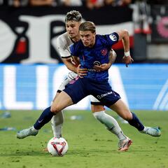 Solo Gallagher da batalla en Vallecas