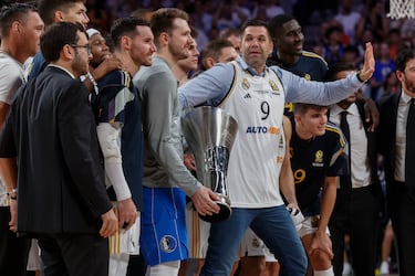 Felipe Reyes, exbaloncestista español que disputó 23 temporadas como profesional, junto a Luka Doncic.