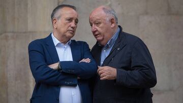 Llaneza, junto a Roig.