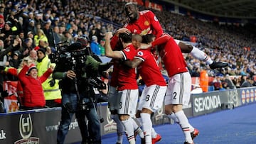 Los jugadores del Manchester United, celebrando un gol durante un partido.