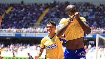 Waterman eclipsó a Larrivey