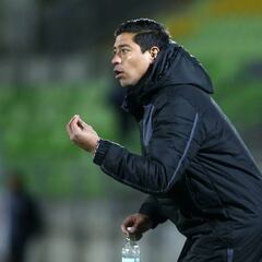 Córdova se preocupa por las medidas de la cancha ante Iberia