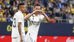 0-1. Nacho Fernández celebra el primer gol que anota en el minuto 71. El defensa blanco recibe al borde del área y dispara un balón cruzado y raso batiendo a David Gil.