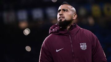Barcelona's Chilean midfielder Arturo Vidal looks on prior to the UEFA Champions League group B football match Inter Milan vs Barcelona on November 6, 2018 at San Siro stadium in Milan. (Photo by Marco BERTORELLO / AFP)