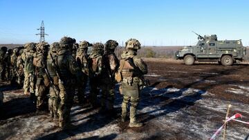 Service members of the Ukrainian Armed Forces take part in military drills at a firing ground in the Donetsk region, Ukraine, February 15, 2022. Picture taken February 15, 2022. General Staff of the Ukrainian Armed Forces/Handout via REUTERS ATTENTION EDI