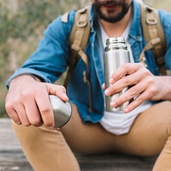 Miguel Assal, técnico de emergencias: “Está más limpio el tubo de escape que tu boca, lava tu termo de agua todos los días”