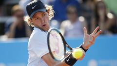 Jarry supera el debut en Santiago y espera por Lama