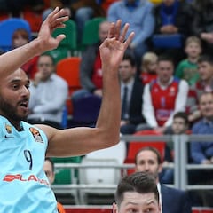 Gary Neal, MVP de noviembre, frente a un Barcelona irregular