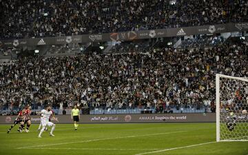 Benzema transformó el penalti que supuso el 0-2.