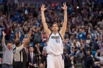 Hace falta poner sobre papel lo que lograron en sus carreras los otros cinco integrantes del club para darse cuenta de la magnitud de la gesta. Nowitzki superó ayer los 30.000 puntos y es justo integrante de un grupo en el que solo tienen cabida verdaderas leyendas. MVP, campeón de la NBA, 13 veces All Star, 12 veces miembro de los mejores quintetos de la temporada... Dirk Nowitzki es el mejor europeo de la historia de la NBA. Probablemente, el mejor europeo de la historia del baloncesto.