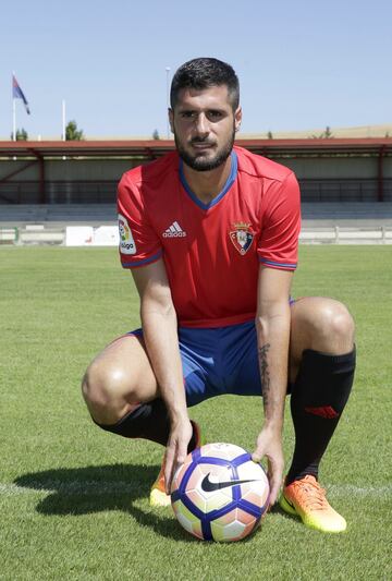 Jugó con el Atlético de Madrid dos temporadas entre 2010 y 2012. Defendió los colores del Osasuna desde 2016 hasta 2020.