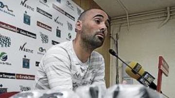 <b>DAVID, DE ESTAR FUERA AL CAMPO</b>. David García fue expedientado hace poco menos de un mes, pero las necesidades del equipo han hecho que el técnico tenga que recurrir a él. Es el único central disponible que tiene el Nàstic.