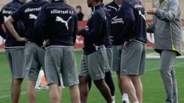 <b>REFORZADOS. </b>A pesar de la derrota, los jugadores del Submarino están convencidos de salir adelante.