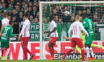 Bremen's Czech defender Theodor Gebre Selassie, Leipzig's forward Davie Selke, Leipzigx92s defender Dayot Upamecano, Leipzig's forward Timo Werner, Bremen's Senegalese defender Lamine Sane watch as Bremen scored its second goal during the German First div