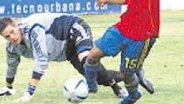 <b>VICTORIA. </b>Así hizo Jeffrey el tercer y definitivo tanto del encuentro.