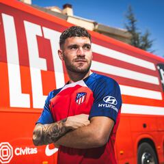 El Villarreal espera esta semana a Yerson Mosquera y Javi Galán