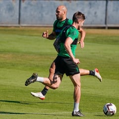 Unai Medina y Dani Fernández recaen de sus lesiones musculares