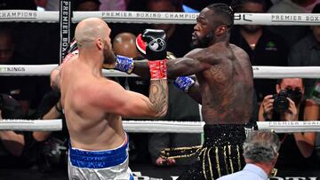 Deontay Wilder vence a Robert Helenius en su vuelta a los rings.