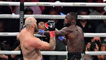 Deontay Wilder vence a Robert Helenius en su vuelta a los rings.