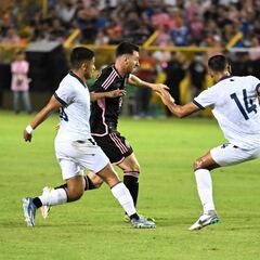 Nelson Bonilla, el goleador de El Salvador que se quedó la camiseta de Messi