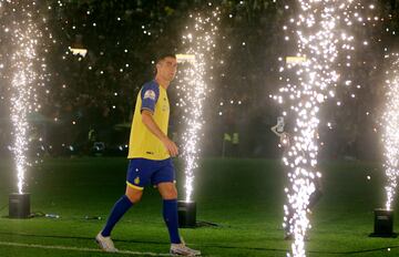 Cristiano Ronaldo durante su presentaci¨®n multitudinaria como nuevo jugador del Al Nassr.