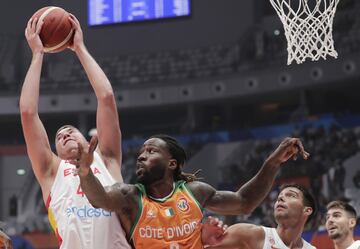 La selecci¨®n espa?ola de baloncesto vence en su debut en el Mundial ante Costa de Marfil.