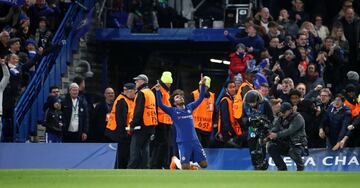 1-0. Willian celebró el primer gol.