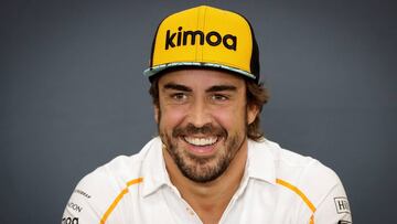 SUKI001. FRANCORCHAMPS (B�LGICA), 23/08/2018.- El piloto español Fernando Alonso, de McLaren, sonríe durante una rueda de prensa en el circuito Spa-Francorchamps, cerca de Francorchamps (Bélgica), hoy, 23 de agosto de 2018. El Gran Premio de Bélgica se celebrará este domingo, 26 de agosto de 2018. EFE/ Valdrin Xhemaj