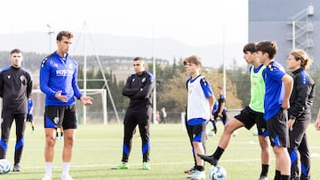 Lucas Torró imparte una clase en Tajonar.