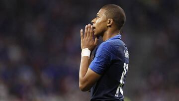 ¡Au revoir! Francia viaja a Rusia con problemas de contundencia