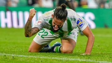 SEVILLA, 09/12/2023.- El centrocampista del Real Betis Isco Alarcón se lamenta de una ocasión fallada durante el partido de la Jornada 16 de LaLiga que Betis y Real Madrid disputan este sábado en el estadio Benito Villamarín de Sevilla. EFE/Raúl Caro.
