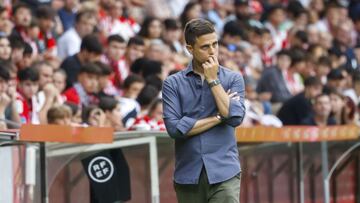 Lisci durante el partido en El Molinón.