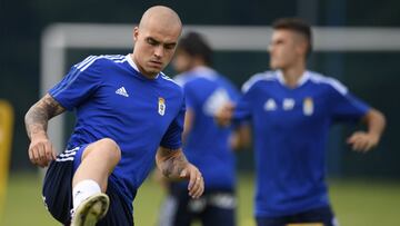 31/08/21   REAL OVIEDO  ENTRENAMIENTO 
 JORGE POMBO NUEVO JUGADOR DEL REAL OVIEDO
 HOY ENTRENO ESTA TARDE ANTES DE SER PRESENTADO
  