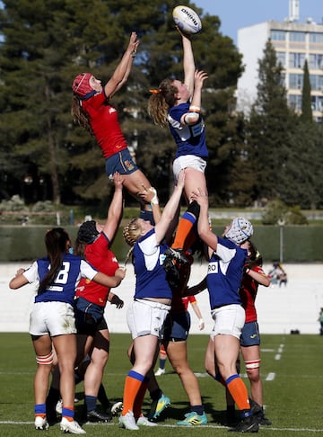 Las Leonas ya tienen siete Europeos y un récord. Este sábado batieron a Holanda (54-0) en la final del Campeonato de Europa y unas 8.900 personas.