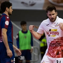 ElPozo sale victorioso en un partido caótico ante el Levante