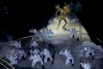 Gran espectaculo de luz y color en la ceremonia de clausura de los Juegos Olímpicos de París 2024, en el Stade de France.