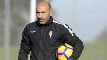 Abelardo durante un entrenamiento con el Sporting de Gijón.