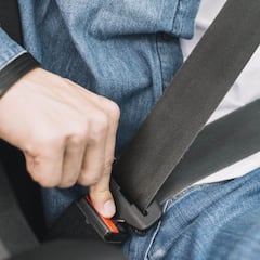 El aviso de la DGT con el efecto submarino: ten cuidado con esta práctica común si vas en el coche en verano