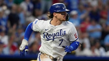 Kansas City Royals shortstop Bobby Witt Jr. had to leave their game against the Seattle Mariners after a scary injury.