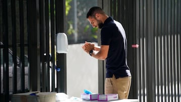 David Lomb&aacute;n a la puerta de La Rosaleda.