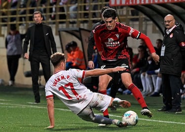 Doblete estéril para su equipo, que no ganó, pero que demuestra que hay brotes verdes en el equipo de Anduva. Su olfato goleador está fuera de duda.