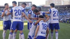 Los jugadores del Zaragoza celebran el gol de Luis Su&aacute;rez en su &uacute;ltimo partido en La Romareda frente al Deportivo.