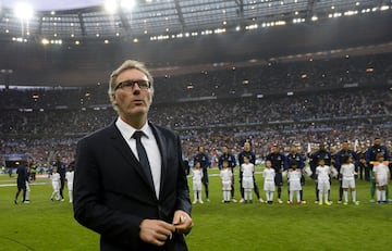 Actualmente no tiene equipo, tras dejar el PSG de la Ligue 1 francesa. 