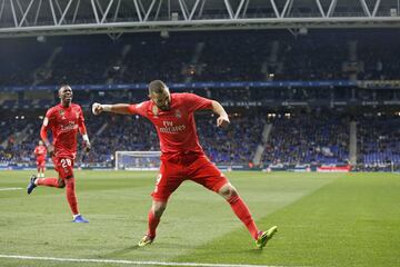 Benzema le marcó dos goles al Espanyol en Barcelona el 27 de enero de 2019. En la imagen, la celebración del 0-1.