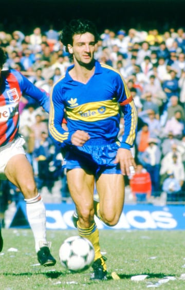 El padre del delantero del Milan una temporada en Boca tras militar en San Lorenzo. Jugando 59 partidos y anotando 5 goles.