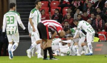 Celebración del gol de Ghilas. 0-1.