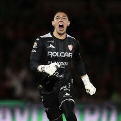 Hugo González es seguido por Pumas