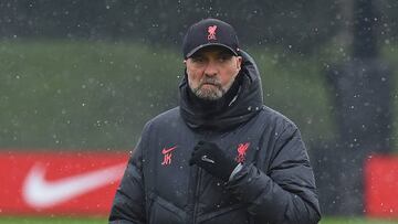 KIRKBY, ENGLAND - MARCH 09: (THE SUN OUT, THE SUN ON SUNDAY OUT) Jurgen Klopp manager of Liverpool during a training session at AXA Training Centre on March 09, 2023 in Kirkby, England. (Photo by John Powell/Liverpool FC via Getty Images)