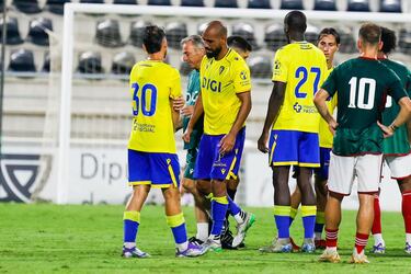 Fali, en un agujero negro